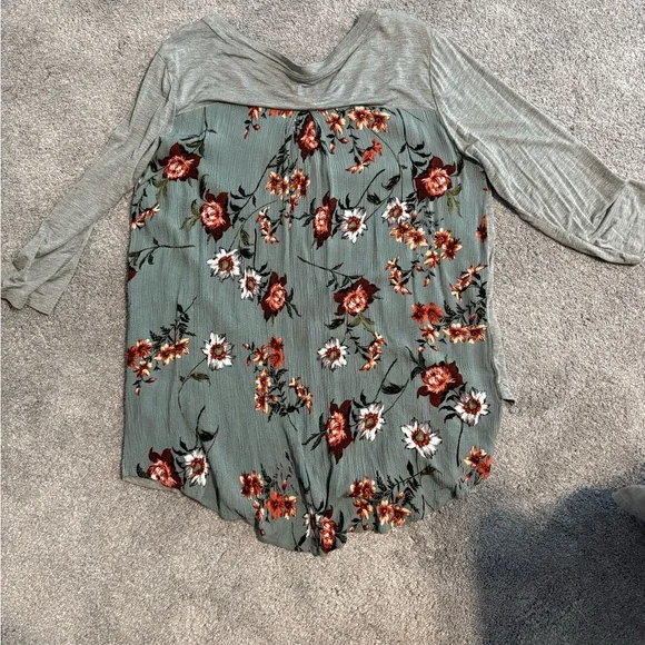 Latched Mama Gray Floral Hem Tunic - Picture 2 of 3